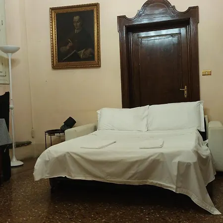Гостевой дом Arcadia Hosting Piazza Santo Stefano